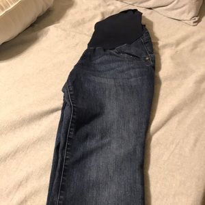 Size M petite maternity jeans full panel
